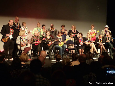 Worldwide first Ukulele Orchestra of German singing Crime Writers